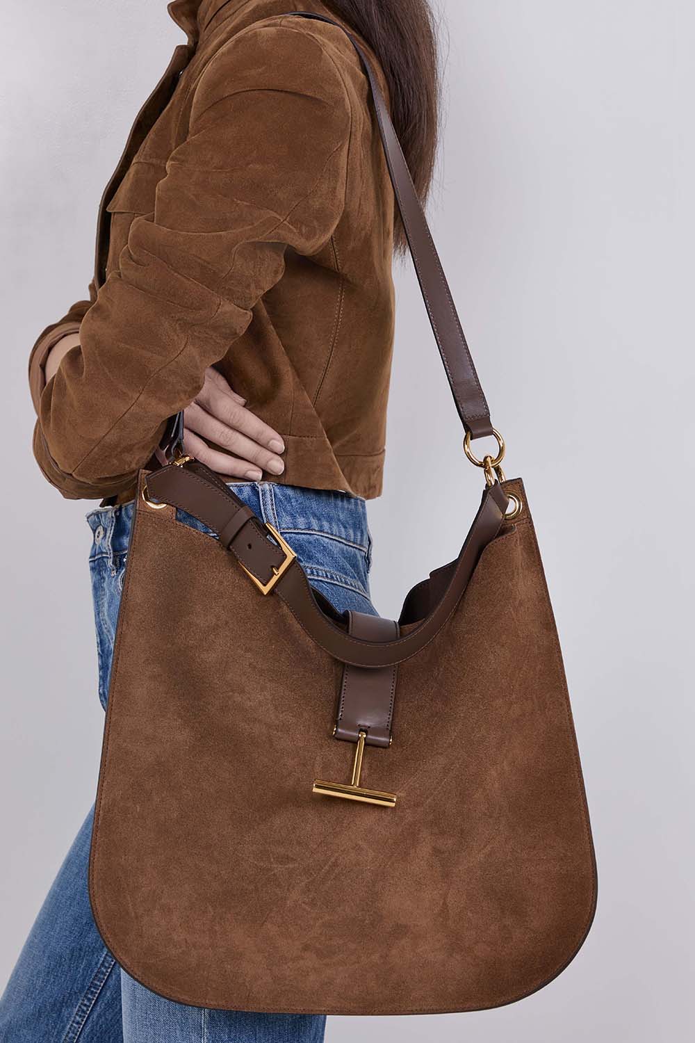 תמונת כל הלוק של תיק קרוסבודי